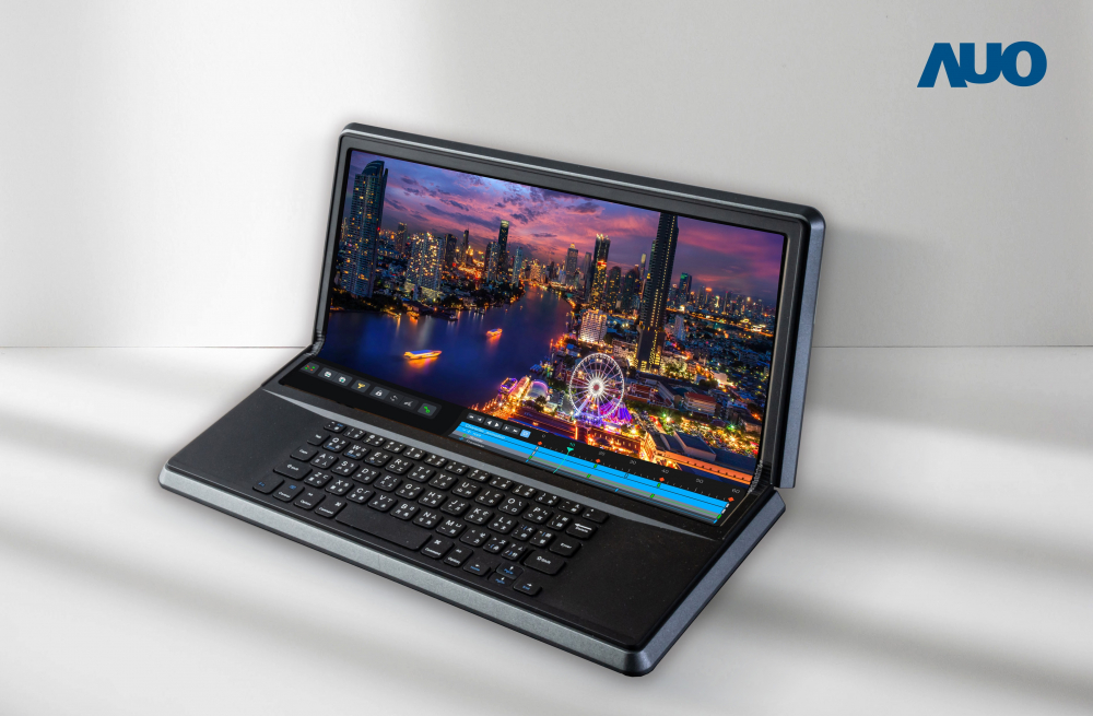 jinnian金年会14.6吋Micro LED折迭显示屏幕，搭配半径4mm的弯折绞炼，以及高画素、高亮度、高对比度的显示技术特点，即便在大视角下仍保有绝佳色相与亮度