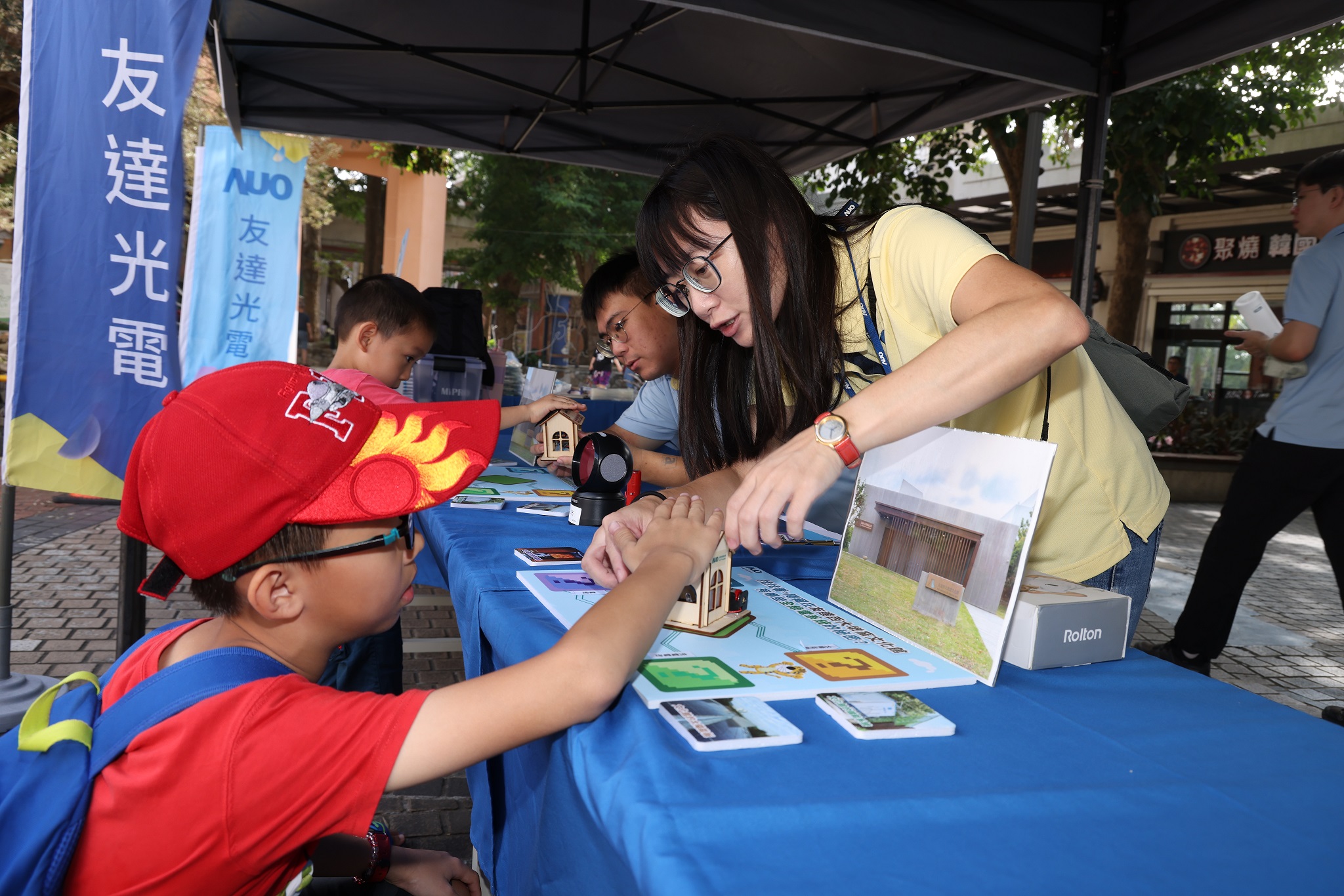 友達投入永續素養教育多年，從自身的環境教育場域走入校園、各式活動現場，合作夥伴亦擴及到NGO、公部門與供應鏈，豐碩成果獲「社會共融領袖獎」