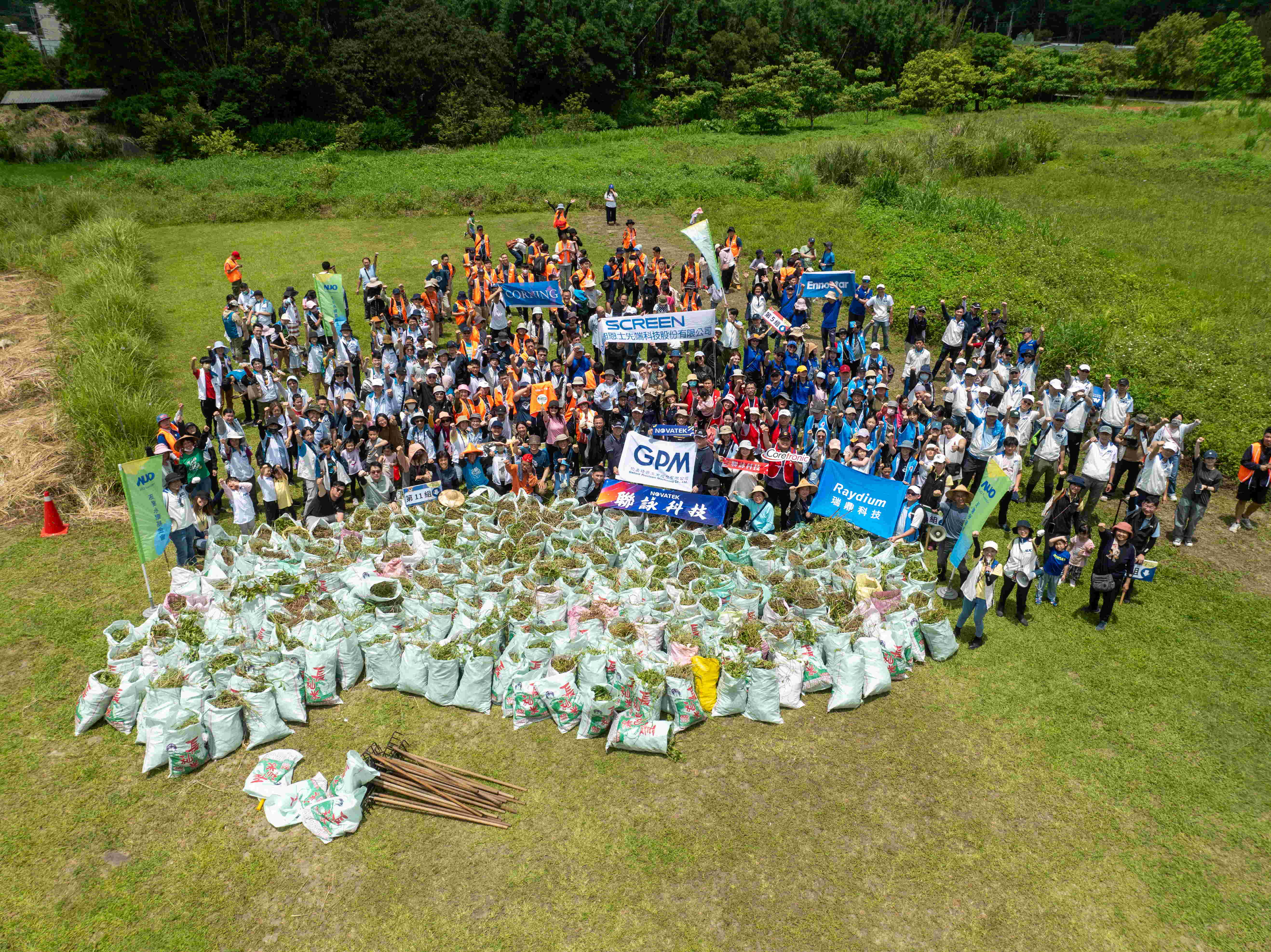 友達永續基金會以行動將永續理念落實在日常生活，並結合各種環保節日與內外部利害關係人共同倡議，持續舉辦「手護台灣綠色堡壘」之生物多樣性倡議系列活動，發揮企業綠色影響力